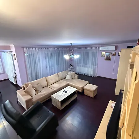 Seoska Kuca Sa Bazenom Сasa de vacaciones
